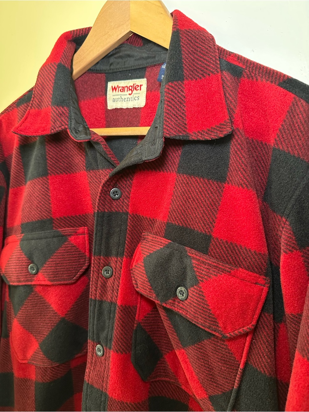 Wrangler Authentic Red & Black Buffalo Plaid Men's Shirt Jacket Mens Size Medium